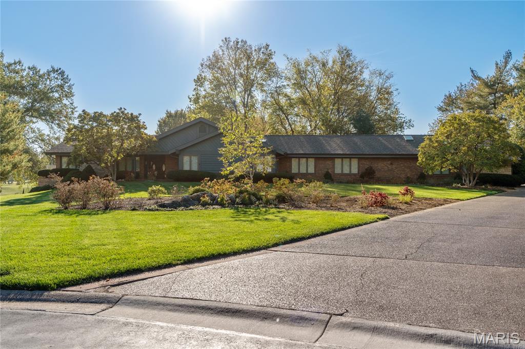 8 Number Two Green Drive Property Photo 1