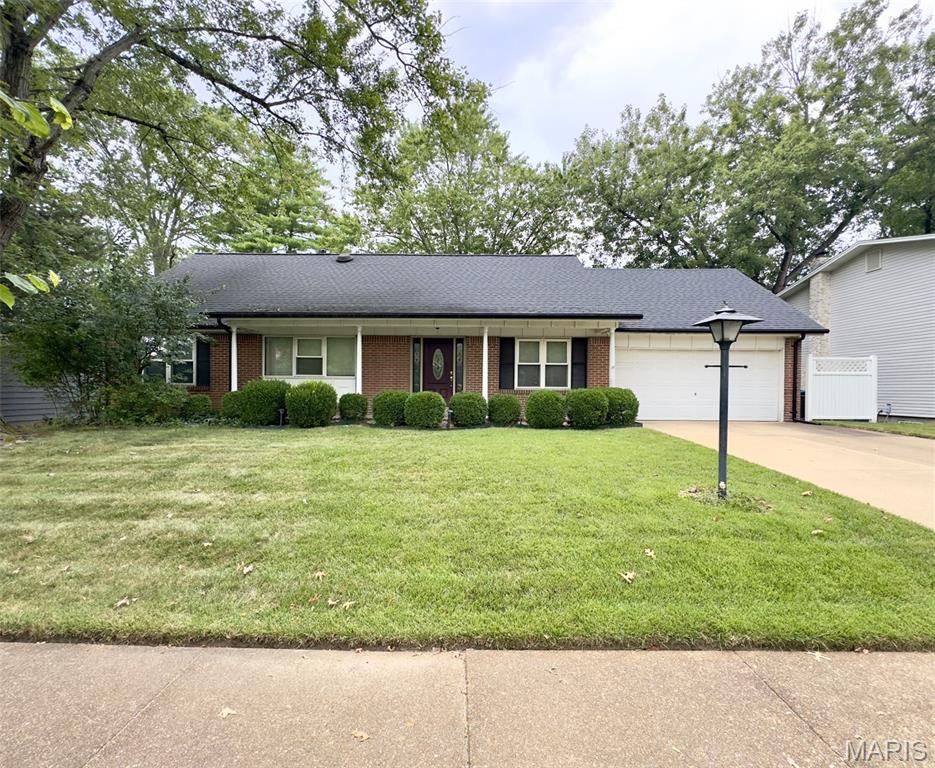 1015 Fernway Lane Property Photo 1