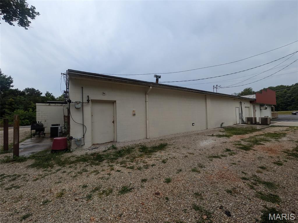 300 S Main Street Property Photo 15
