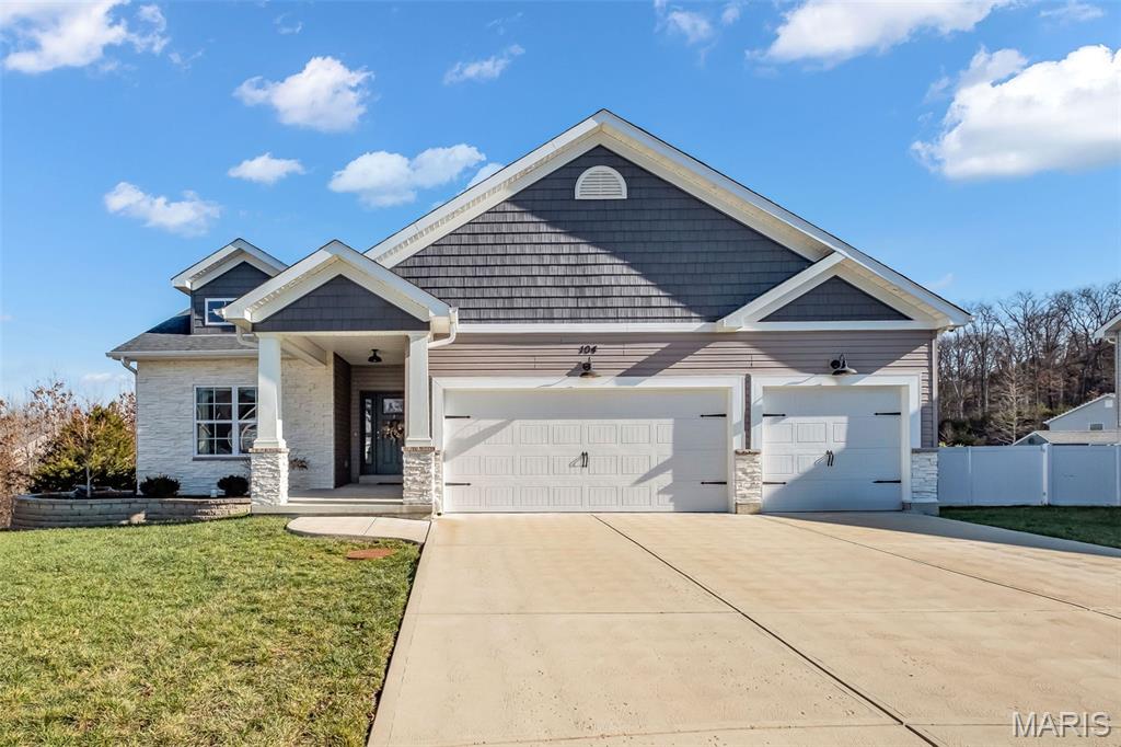 104 Regency Court Property Photo 1
