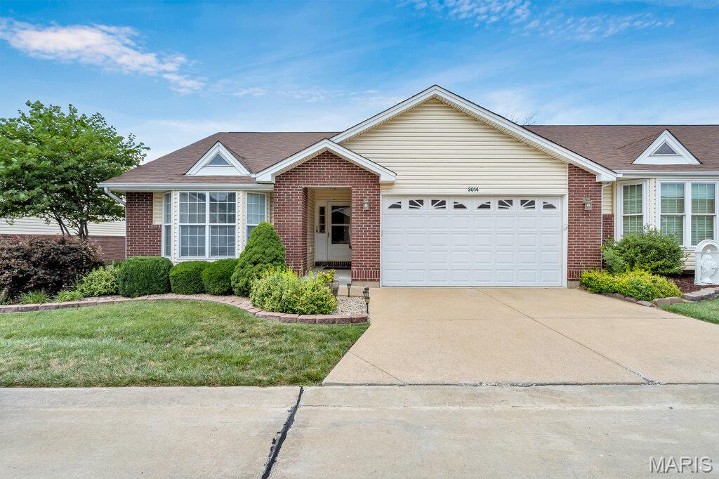 2014 Chapel Hill Crossing Property Photo 1