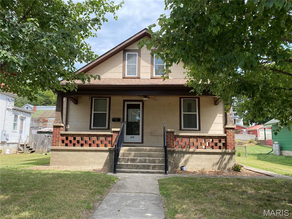 217 W 6th Street Property Photo 2
