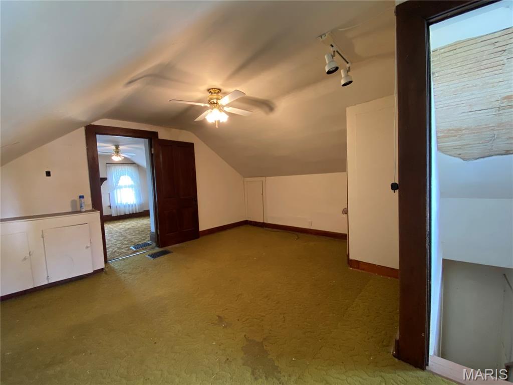 217 W 6th Street Property Photo 22