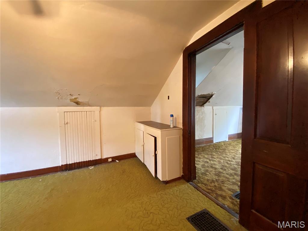 217 W 6th Street Property Photo 24