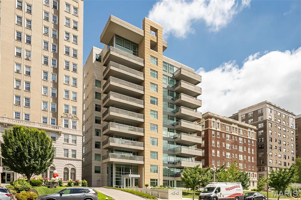 4545 Lindell Boulevard 14