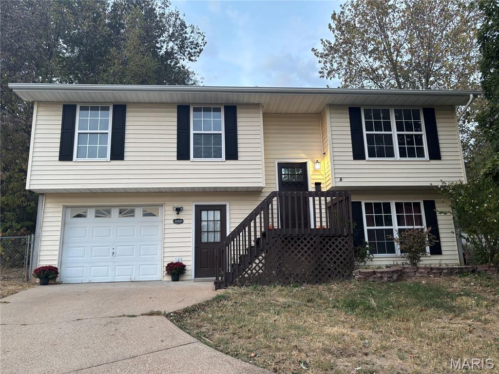 300 Valley Place Property Photo 1