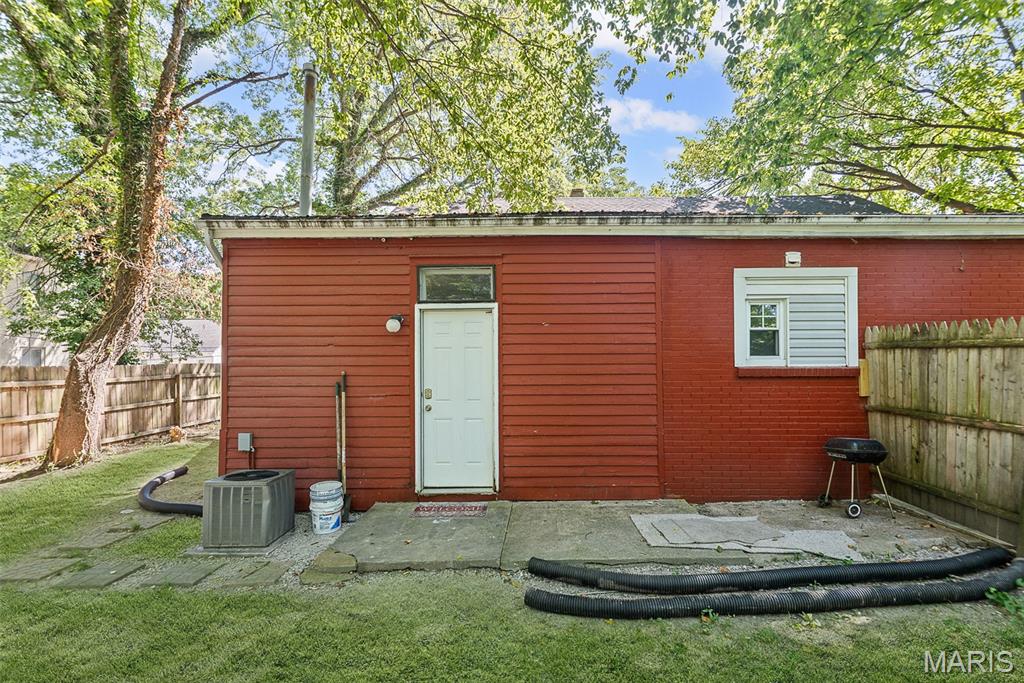 619 E Mckinley Street Property Photo 6