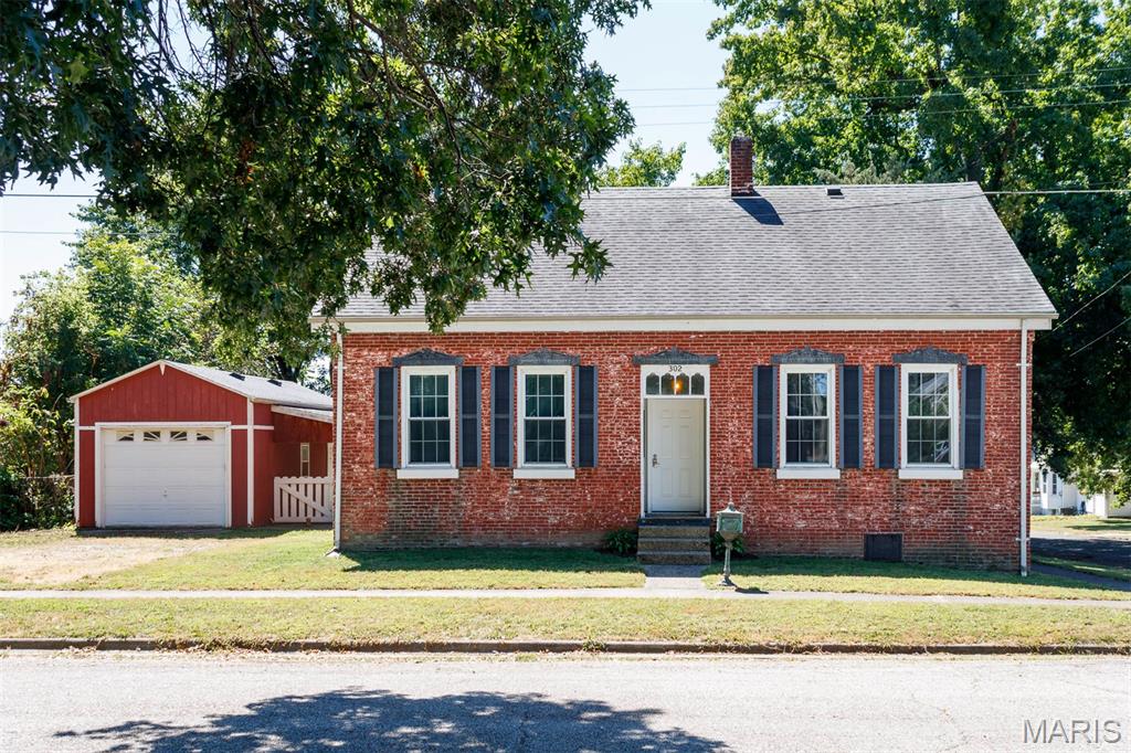 302 E Dee Street Property Photo 1