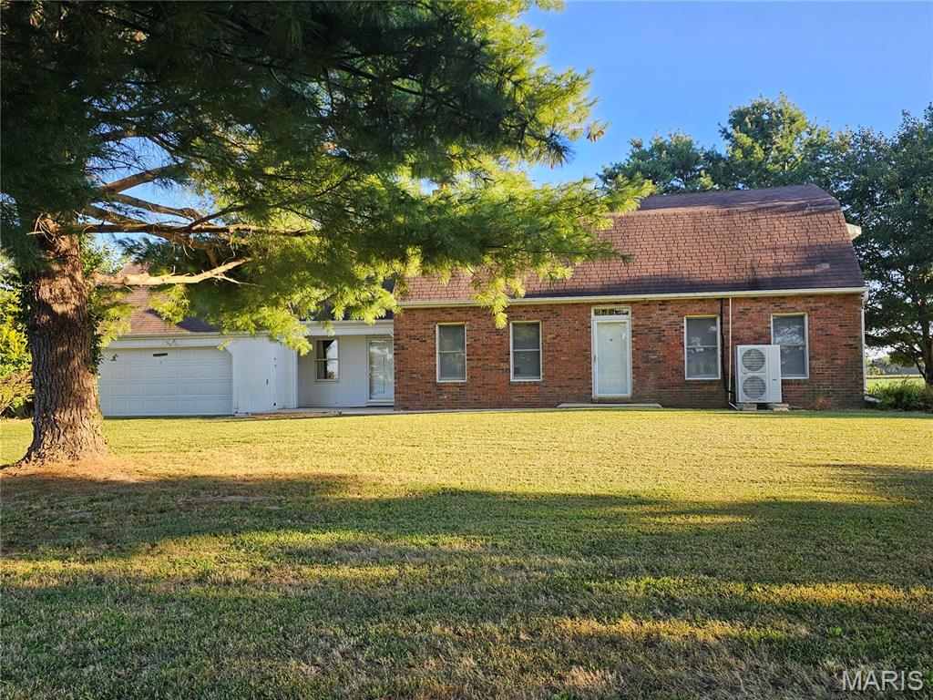 1050 Maple Grove Avenue Property Photo 1