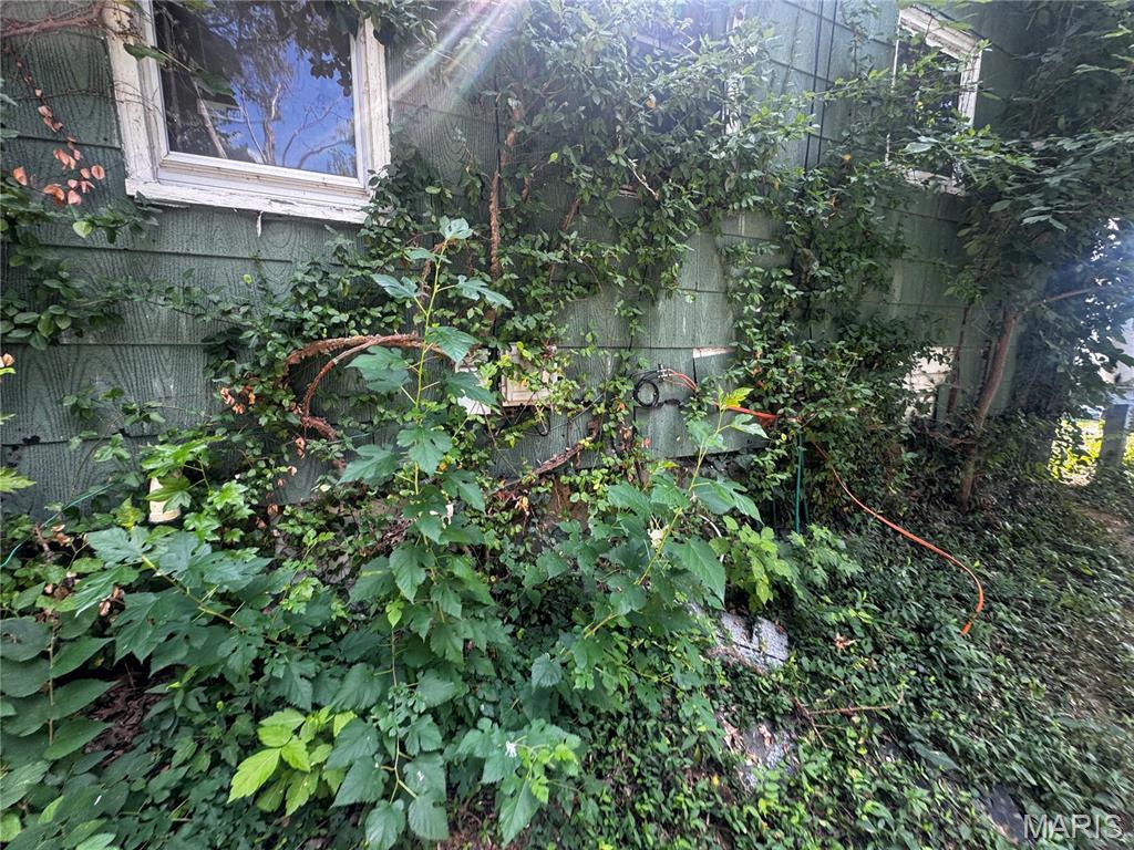 2413 Switzer Avenue Property Photo 4