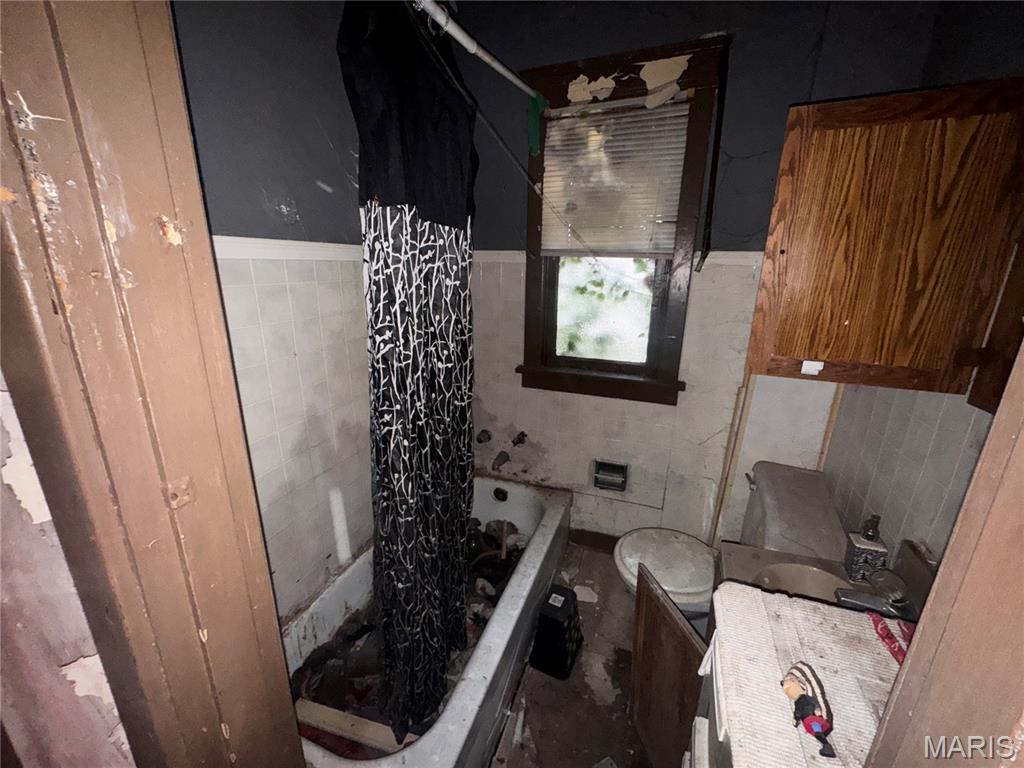 2413 Switzer Avenue Property Photo 17