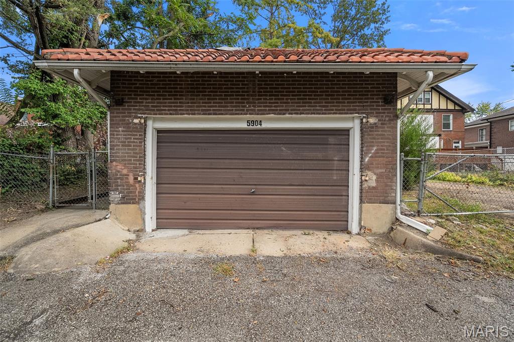 5904 Waterman Property Photo 39