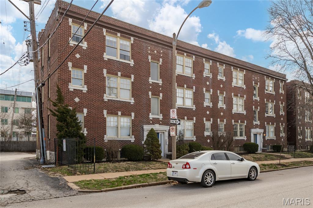 1014 Oakview Place Property Photo 1