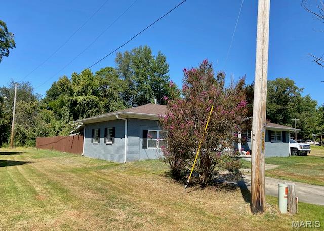 1101 N Sassafras Property Photo 2