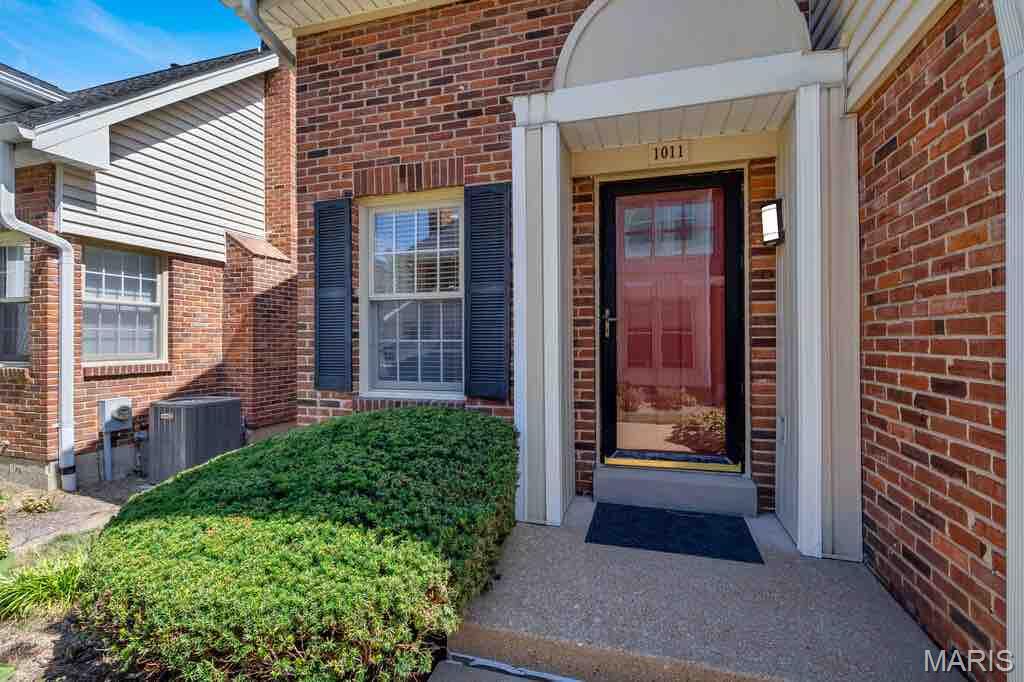 1011 Brooksgate Manor Drive Property Photo