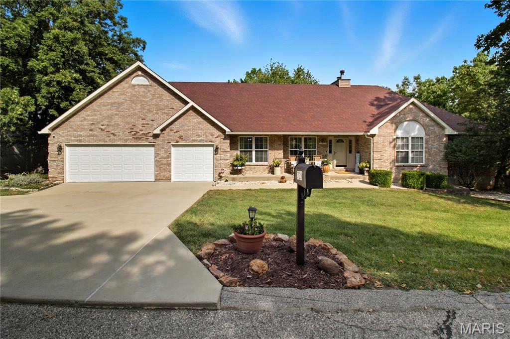 709 Heatherstone Drive Property Photo 1