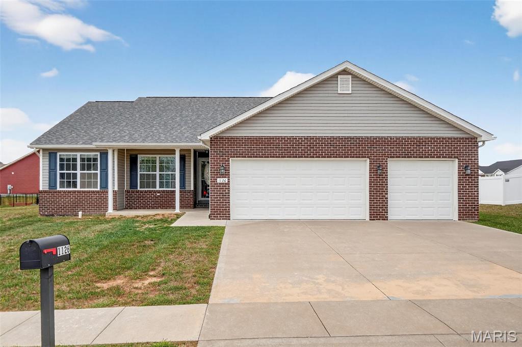 1126 Castle Green Drive Property Photo 1