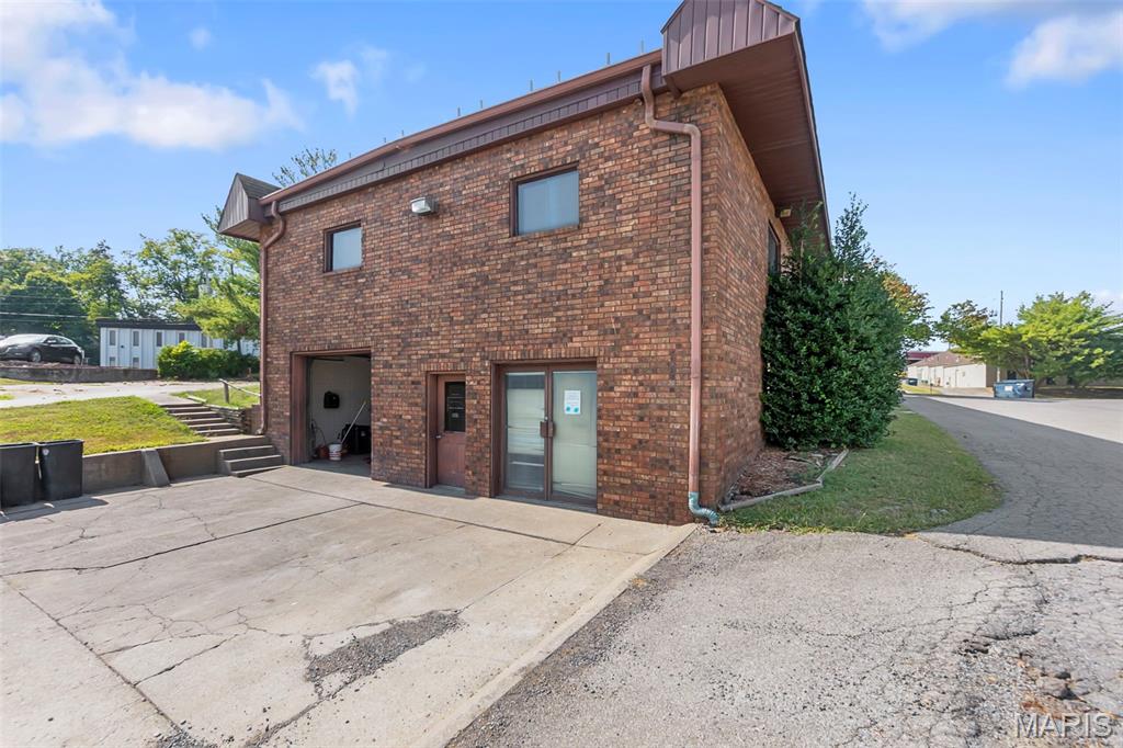 2711 Thomas Drive Property Photo 7