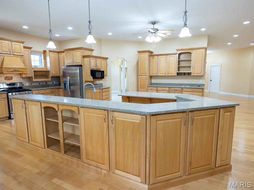 171 Rolling Meadows Property Photo 6