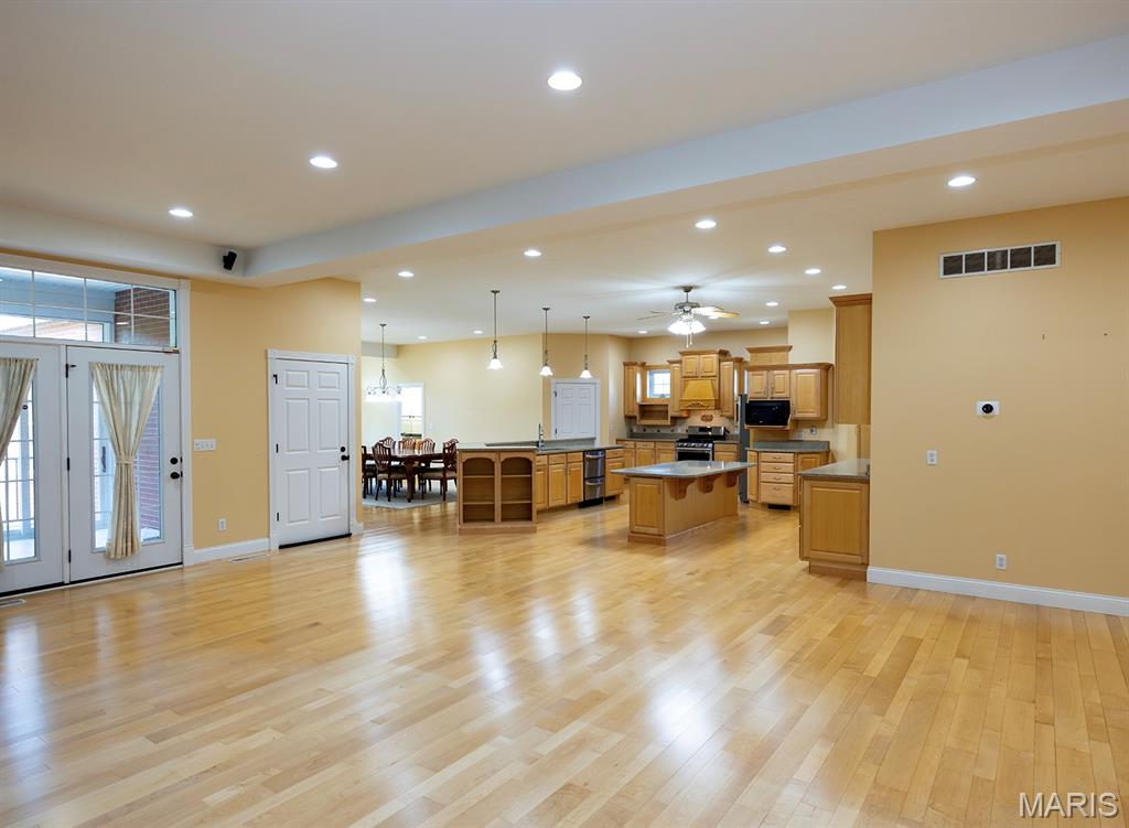 171 Rolling Meadows Property Photo 20