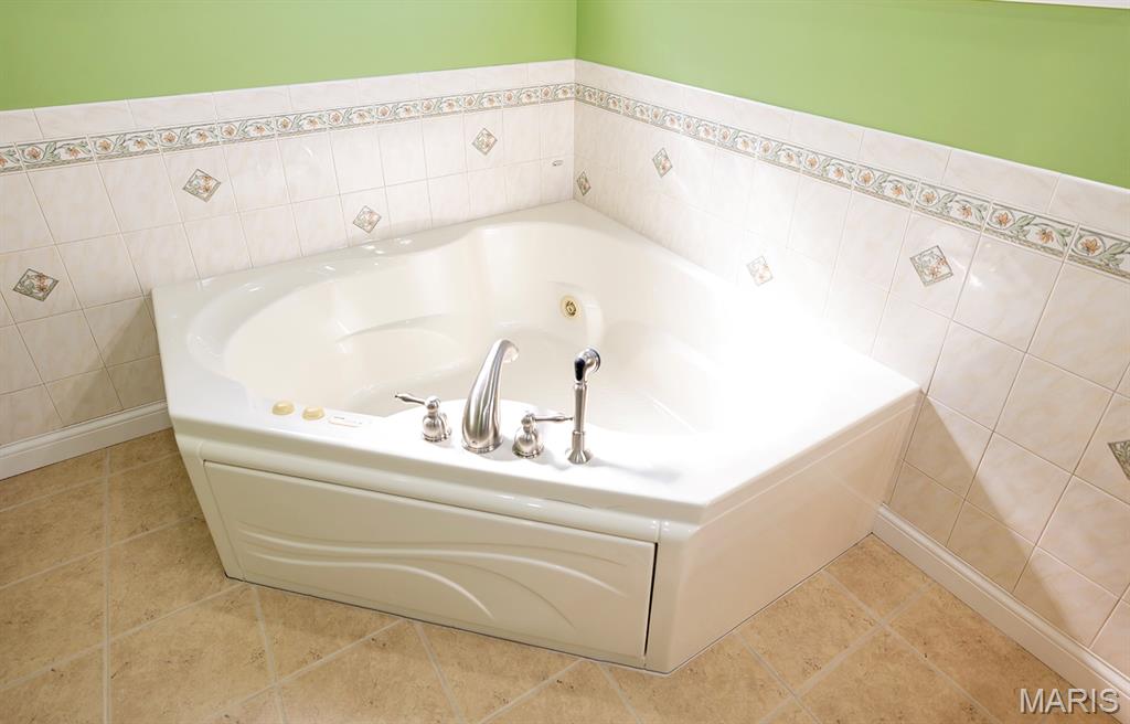 171 Rolling Meadows Property Photo 32