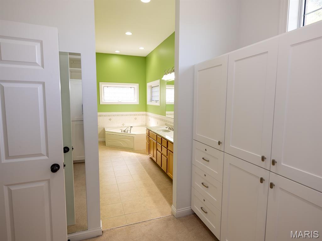 171 Rolling Meadows Property Photo 33