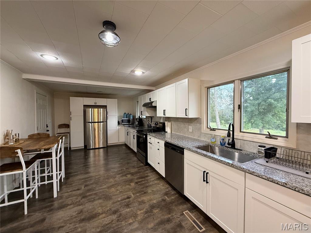 26172 Highway 11 Property Photo 3