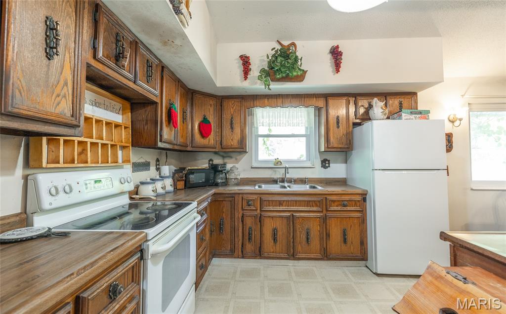 15406 State Route H Property Photo 16