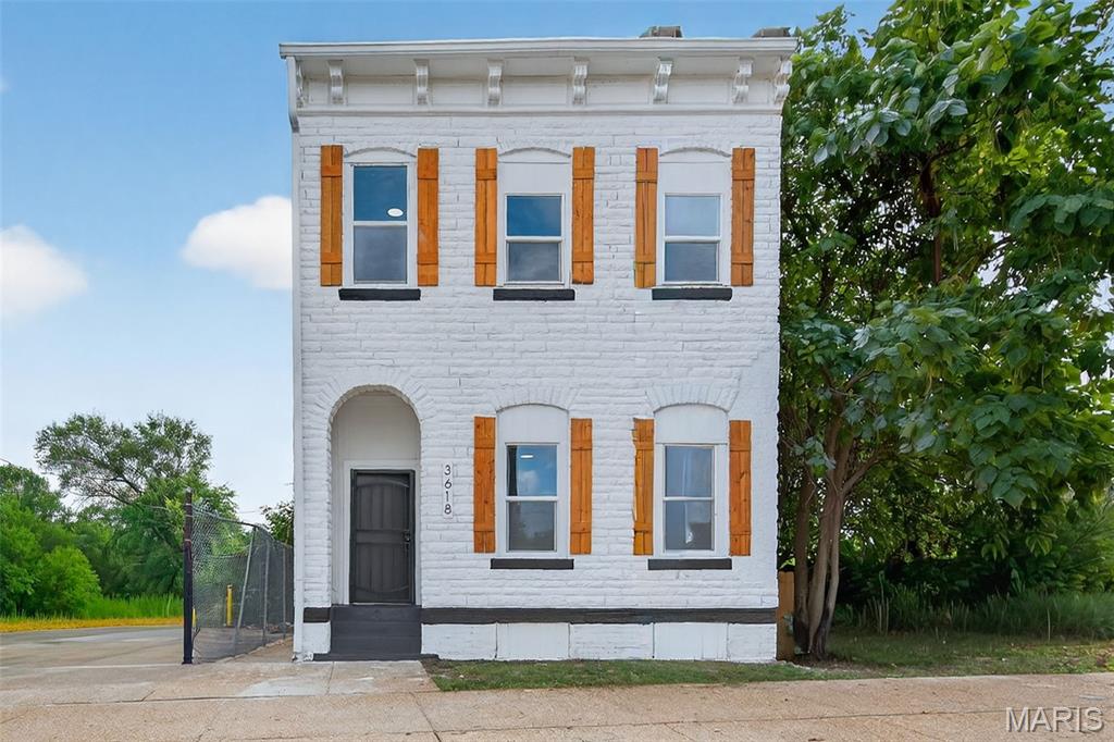 3618 S Broadway Street Property Photo 1