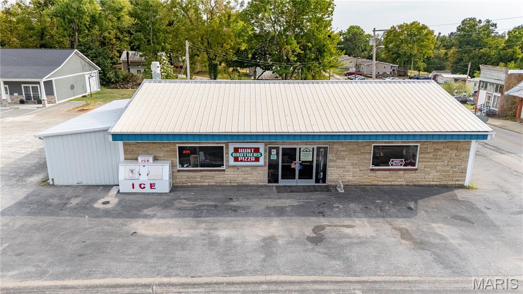 4053 State Highway E Property Photo 2