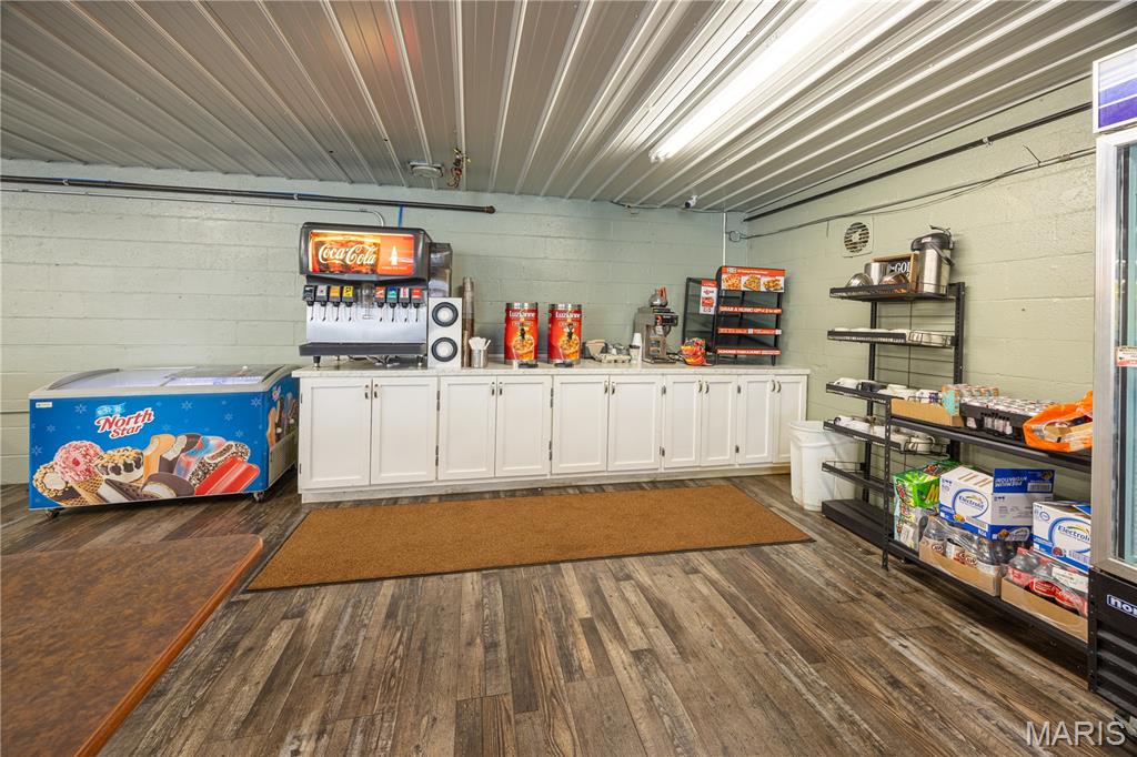 4053 State Highway E Property Photo 8