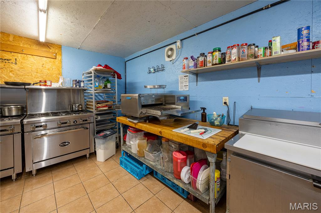 4053 State Highway E Property Photo 28