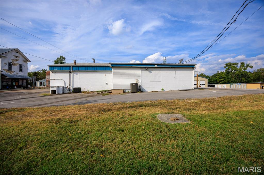 4053 State Highway E Property Photo 36