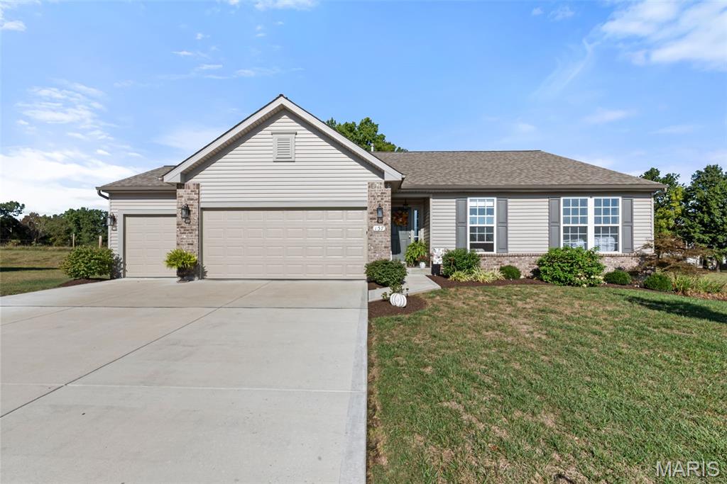 137 Winter Wheat Trail Property Photo 1