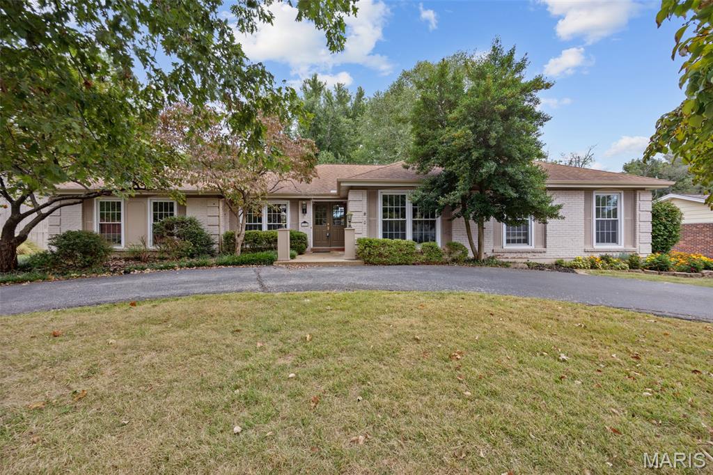 216 San Angelo Drive Property Photo 1