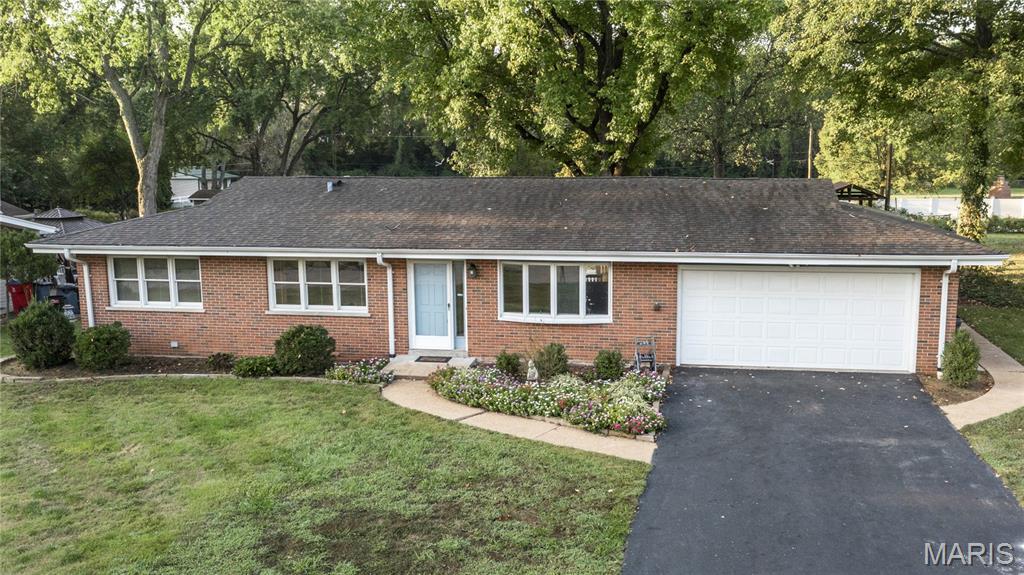 10124 Carolynne Drive Property Photo 1