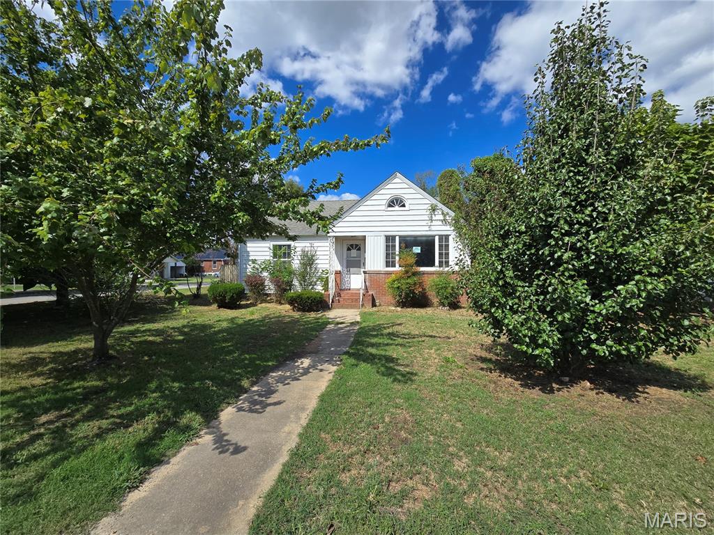 211 W Olive Street Property Photo 1