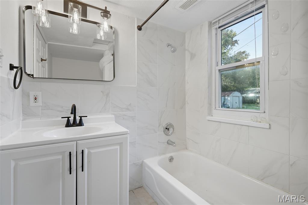 7012 Melrose Avenue Property Photo 11