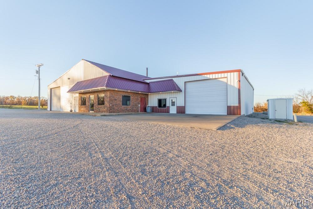 19243 Equestrian Road Property Photo 4