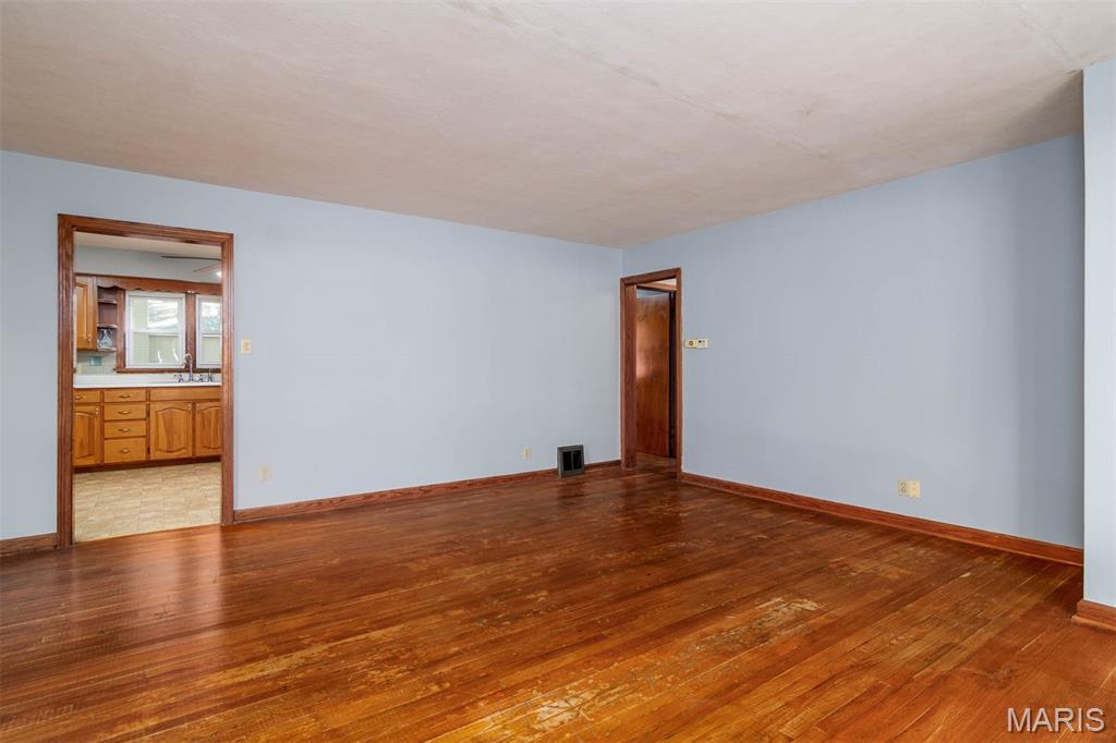 220 N Madison Street Property Photo 6