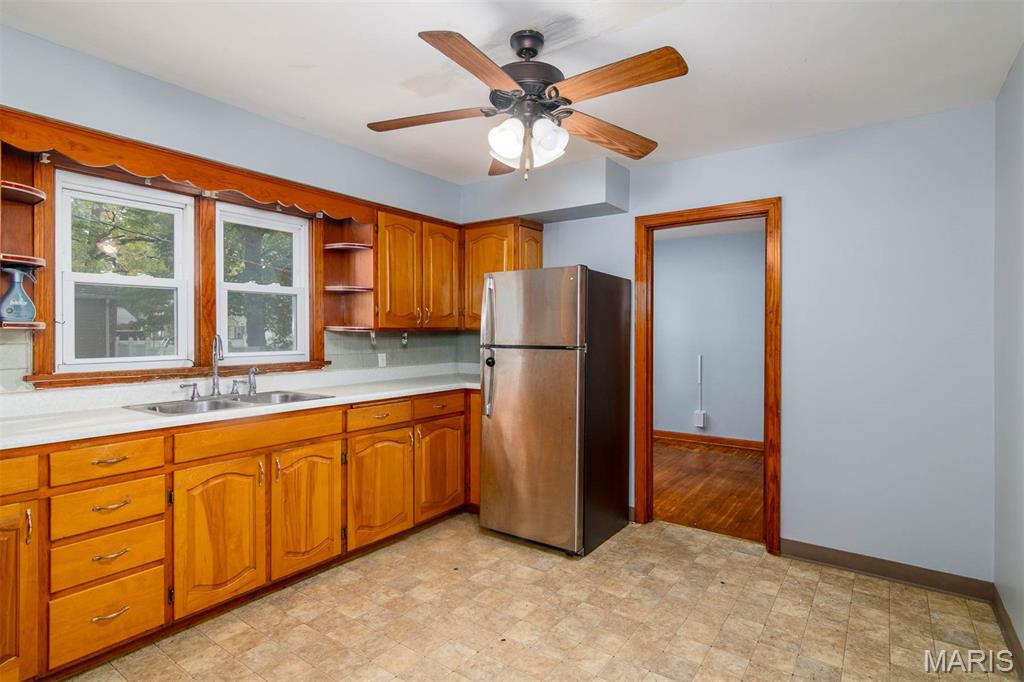 220 N Madison Street Property Photo 8