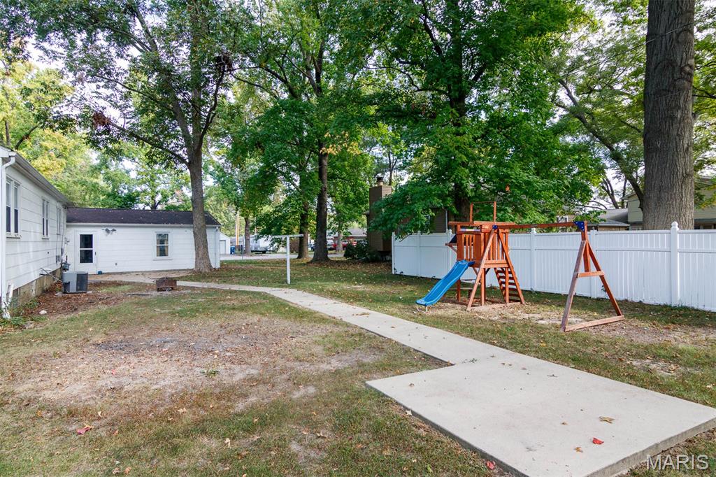 220 N Madison Street Property Photo 22