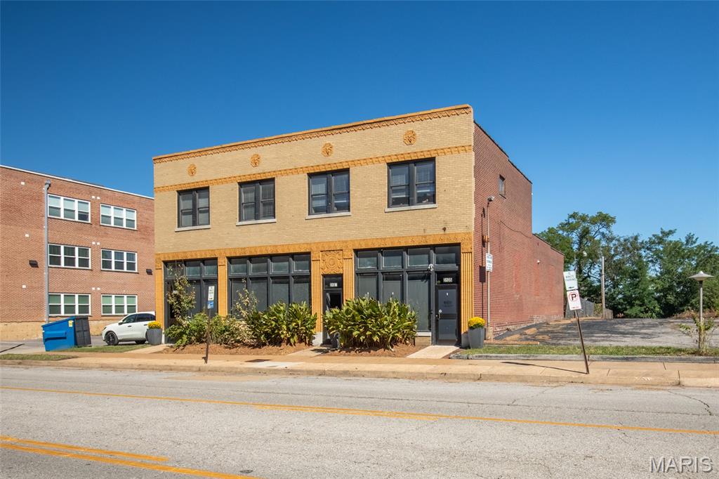 3135 Lafayette Avenue