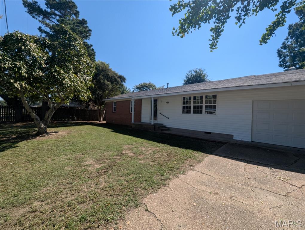 301 E Jackson Property Photo 3