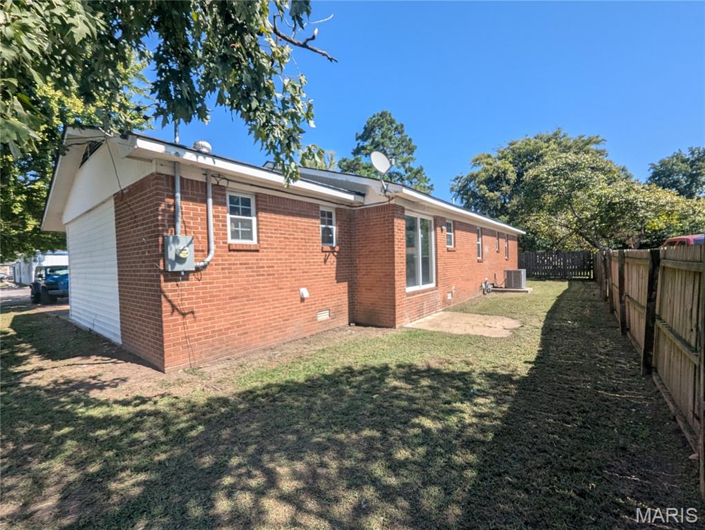 301 E Jackson Property Photo 5