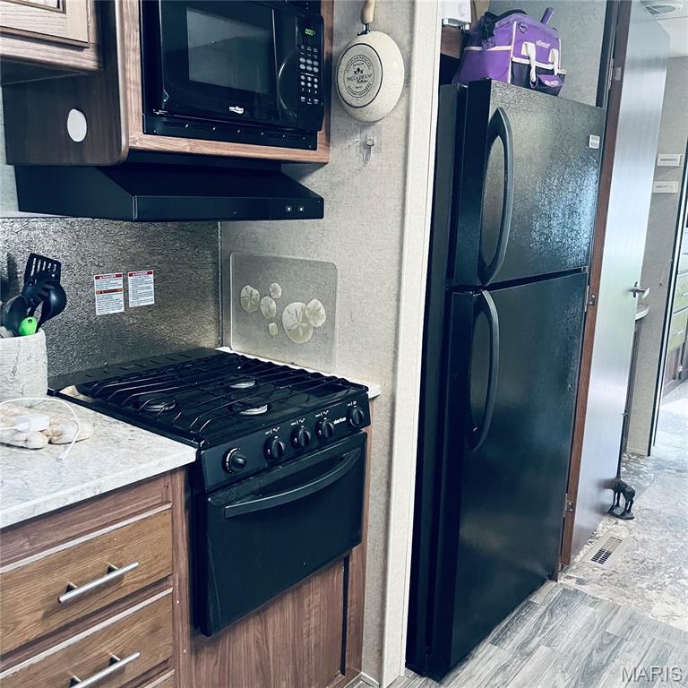 6100 Eades Drive Property Photo 13