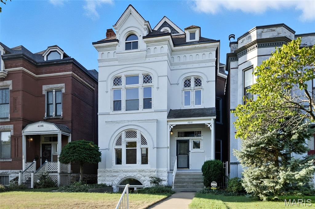 4318 Laclede Avenue Property Photo