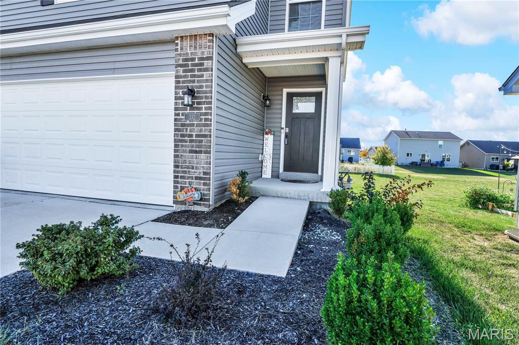 332 Crestfield Court Property Photo 2