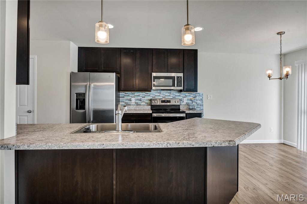 332 Crestfield Court Property Photo 8