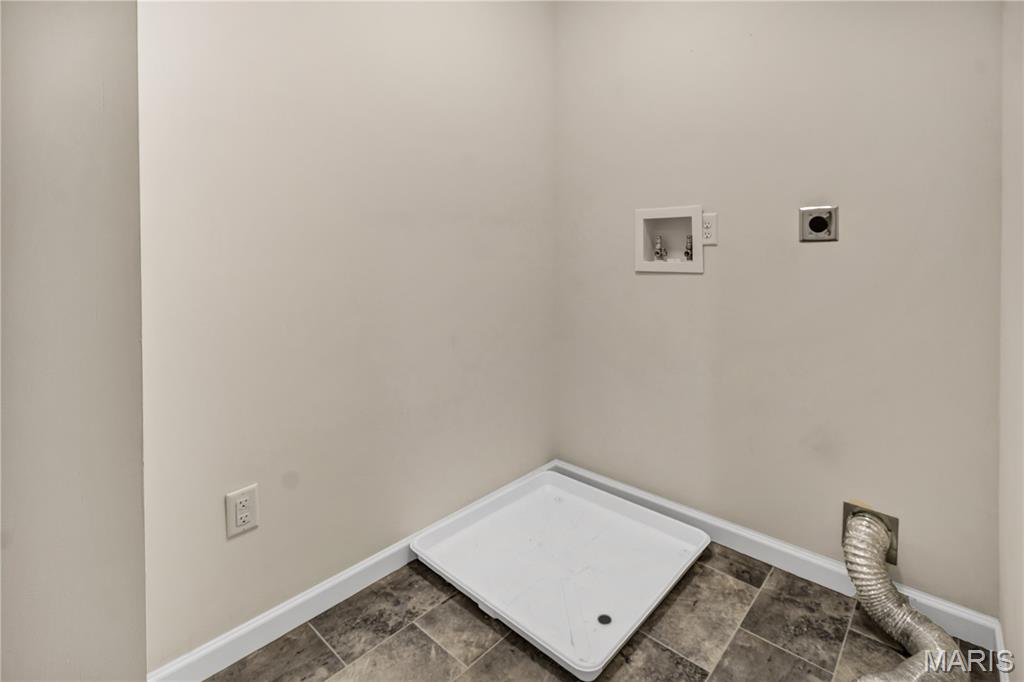 332 Crestfield Court Property Photo 20